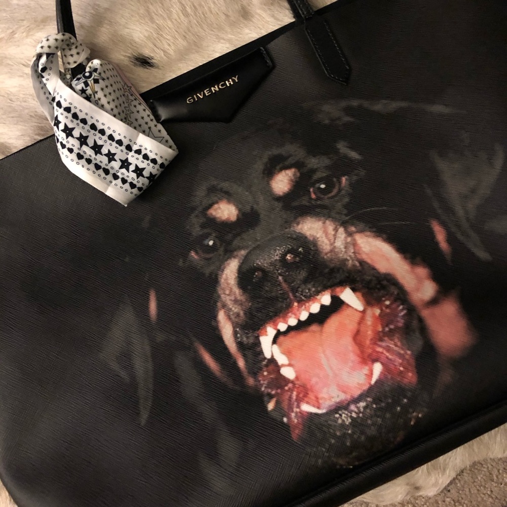 SOLD 🐕🖤GIVENCHY ANTIGONA ROTTWEILER TOTE